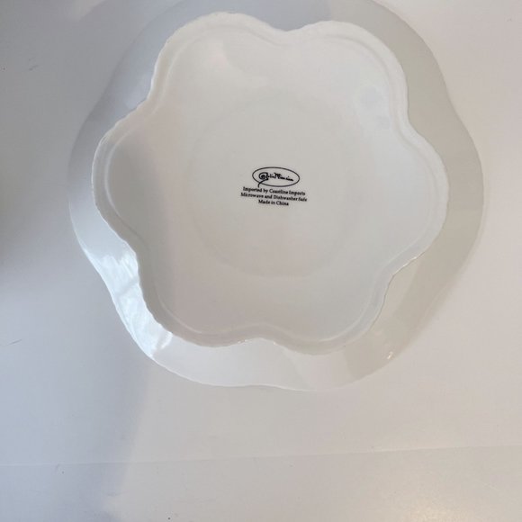 Y2K Shamrock/Clover Design Scalloped Cake Stand By Julia Minasian - Picture 11 of 15